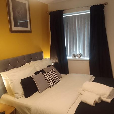 Ideal Home & Cottage Inviting 4 Bedroom Apartments Walsall Ngoại thất bức ảnh