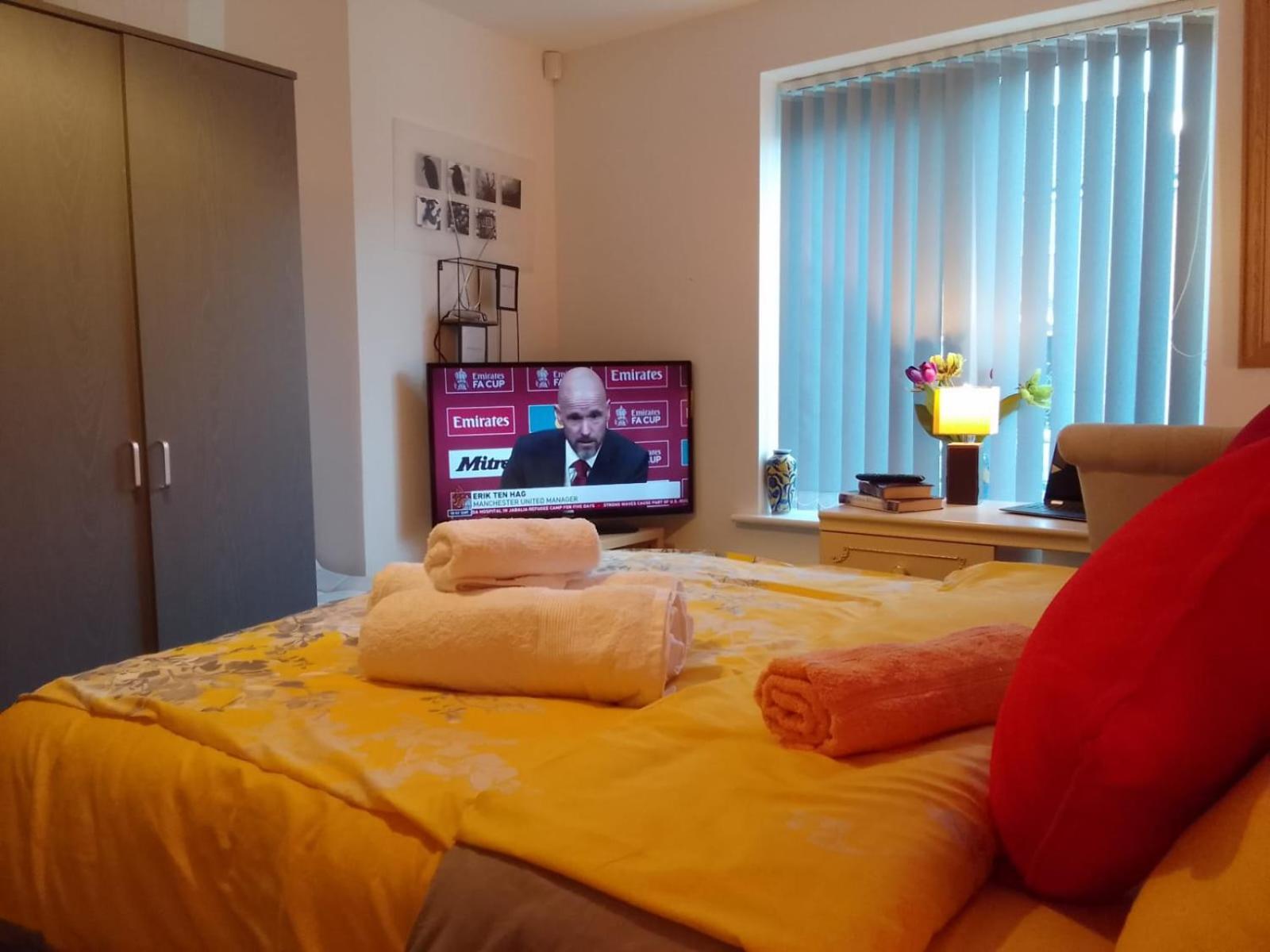Ideal Home & Cottage Inviting 4 Bedroom Apartments Walsall Ngoại thất bức ảnh