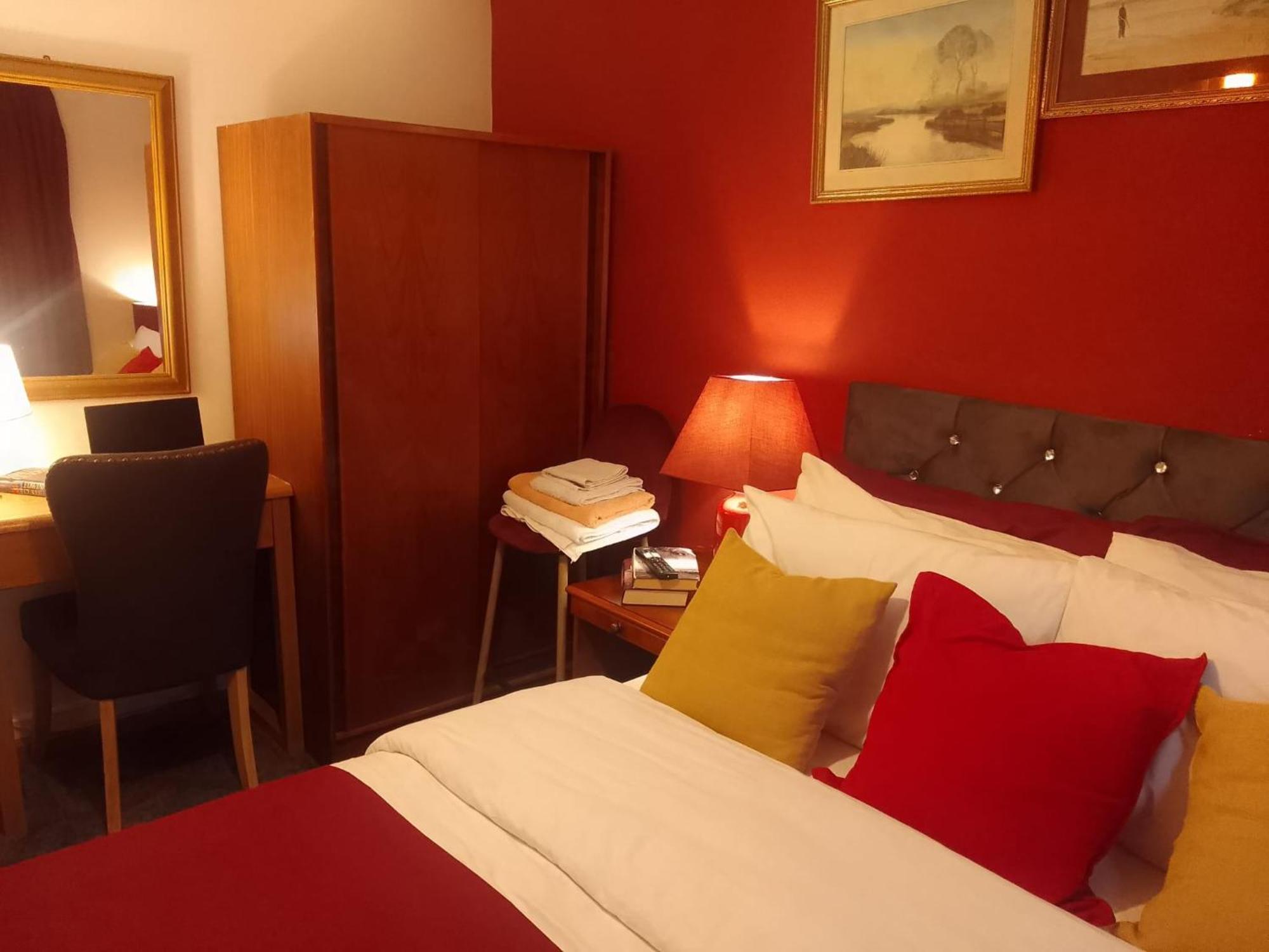 Ideal Home & Cottage Inviting 4 Bedroom Apartments Walsall Ngoại thất bức ảnh